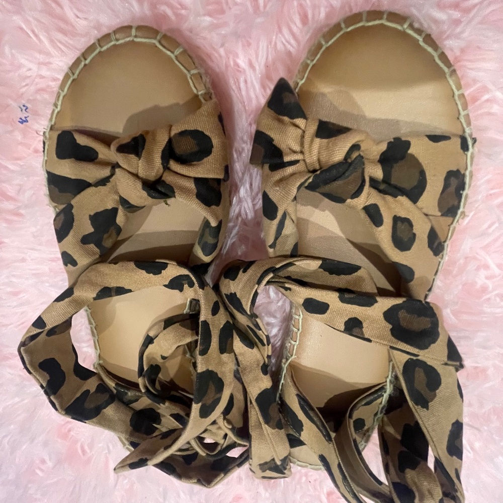 Leopard print tie around the ankle sandals